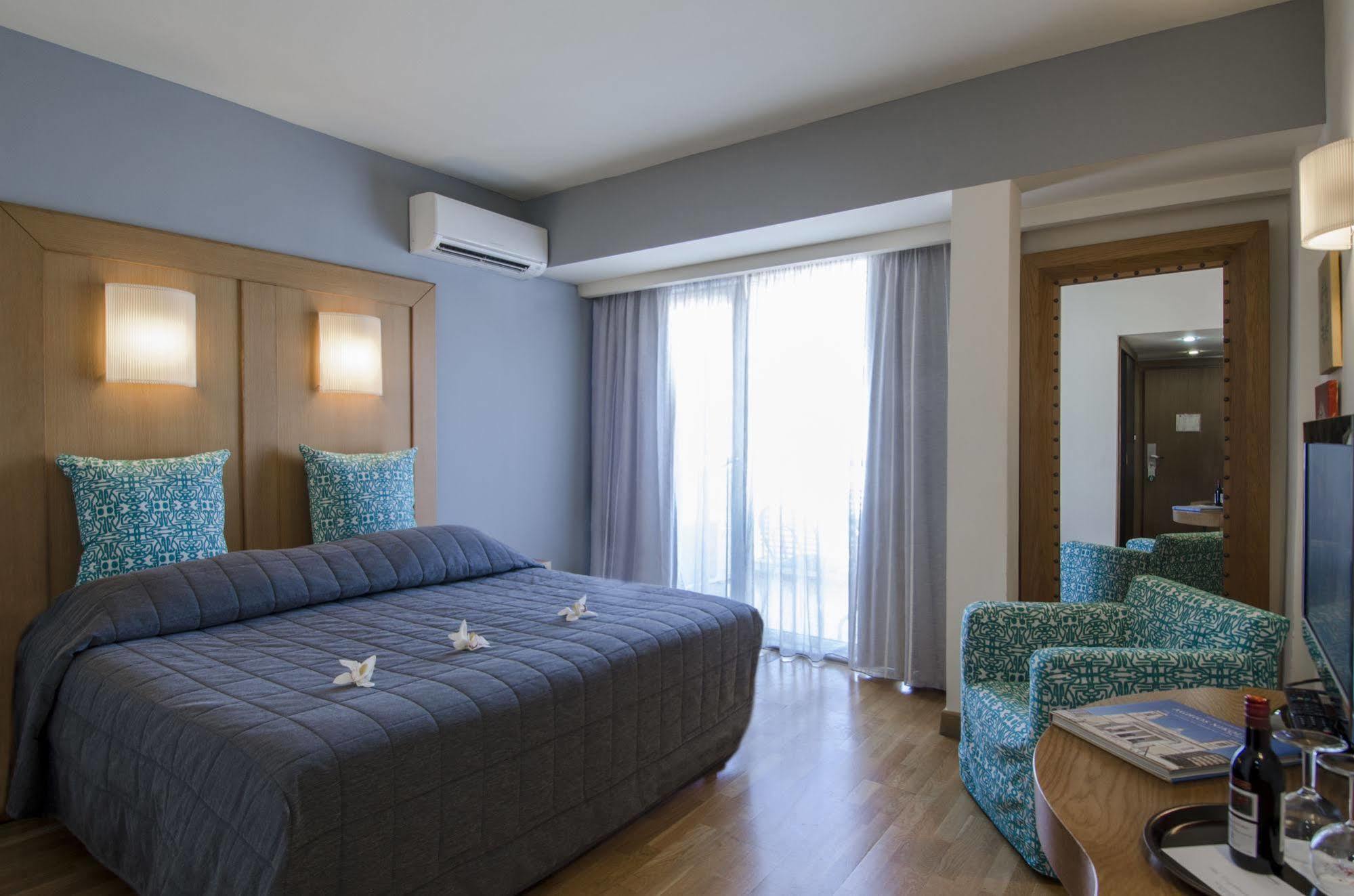 Hermes Hotel Athènes Extérieur photo